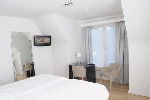 Hotel Bell Expo Кортрейк Экстерьер фото